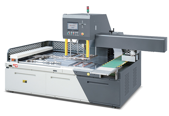 ماكينة تقطيع وإزالة الفضلات الآلية مع وحدة مناولة وتدوير للقالب, HTQF-680R/920TR/1080